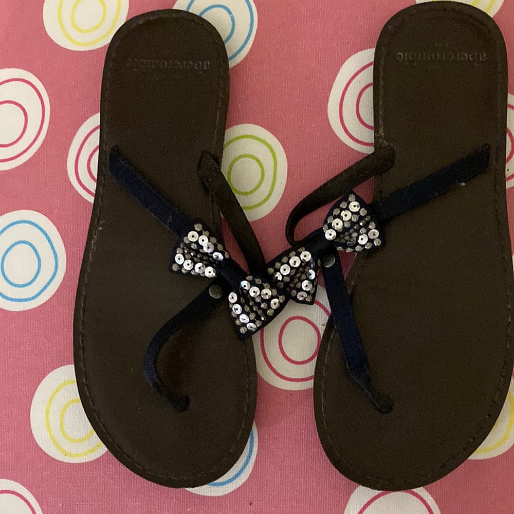 abercrombie Kids Bow Flip Flops Fits Women’s Size 6